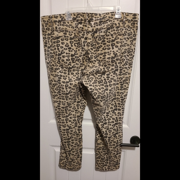 Loralette leopard cheetah distressed jeans 22 - Picture 4 of 6
